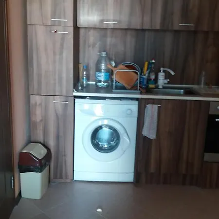 Private In Sunny House Family شقة