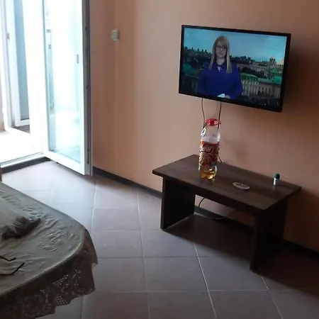 Private In Sunny House Family * نيسيبار